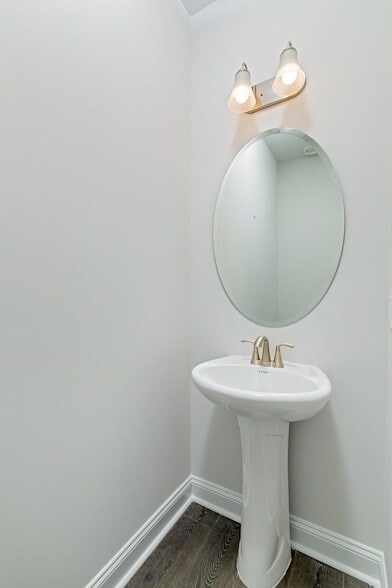 Building Photo - 587 Foothills St