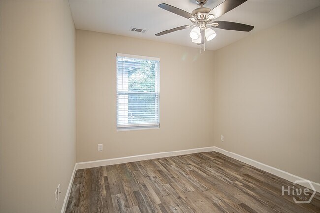 Building Photo - 22 Nelson St