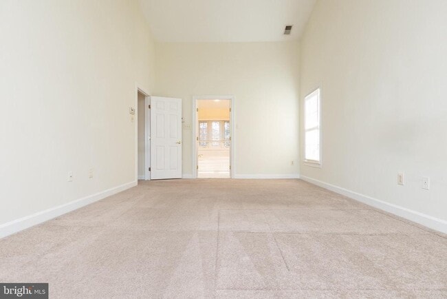 Building Photo - 14209 Floral Park Dr