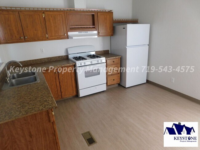 Building Photo - 2624 Lowell Ave