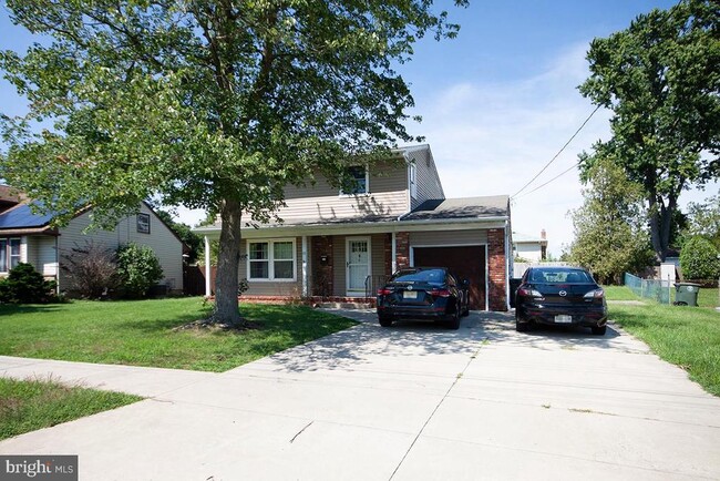 Building Photo - 10 Sherwood Ln