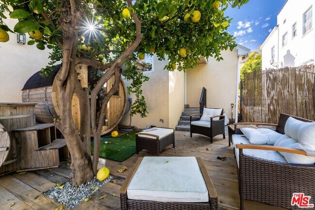 Building Photo - 1112 S Highland Ave