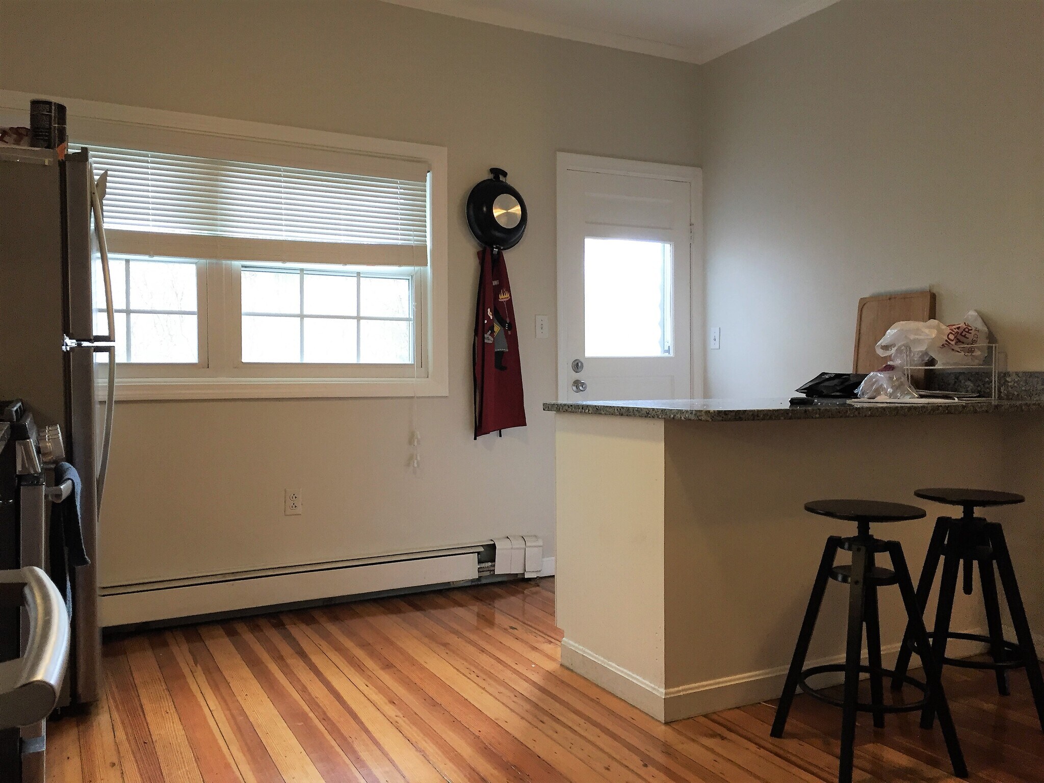 Building Photo - 519 Main St