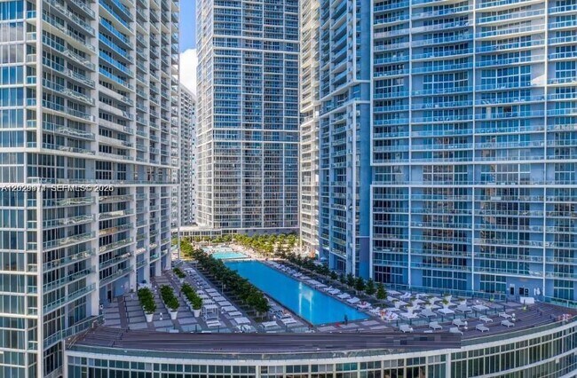 Building Photo - 475 Brickell Ave