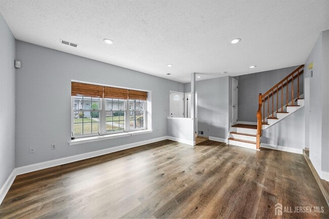 Building Photo - 34 Sassafras Ct