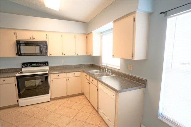 Building Photo - 11110 Windpoint Dr