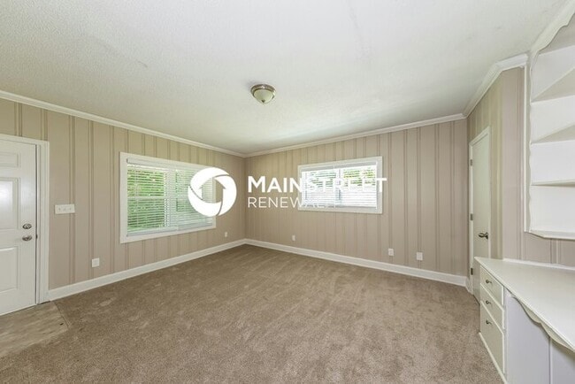 Building Photo - 3 Bedroom Pet-Friendly Home in Tarrant, AL with Main Street Renewal