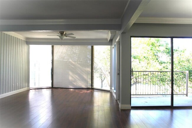 Building Photo - 108 World of Tennis Sq