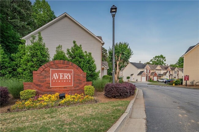 Building Photo - 2620 Avery Park Cir