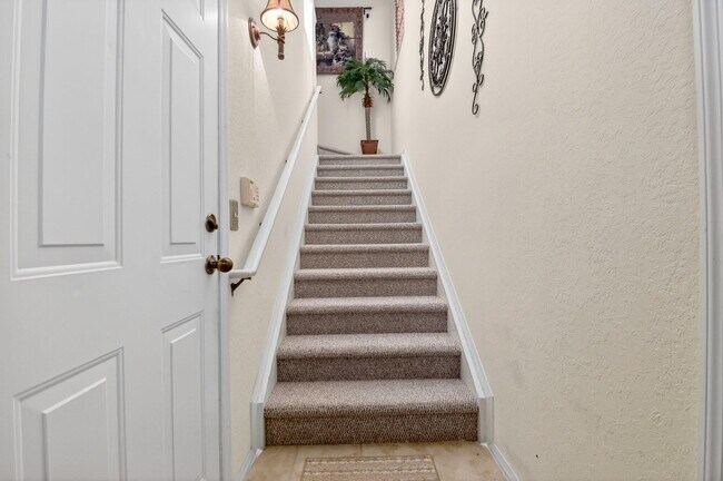 Building Photo - 501 Belmont Pl