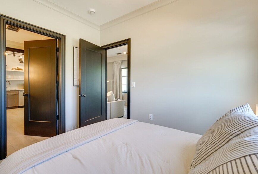 Bedroom - 411 S Rath Ave