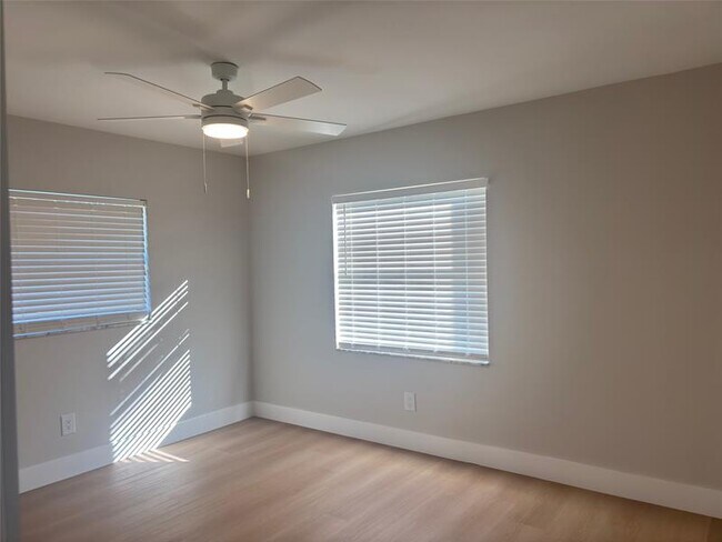 Building Photo - 10935 Gable St