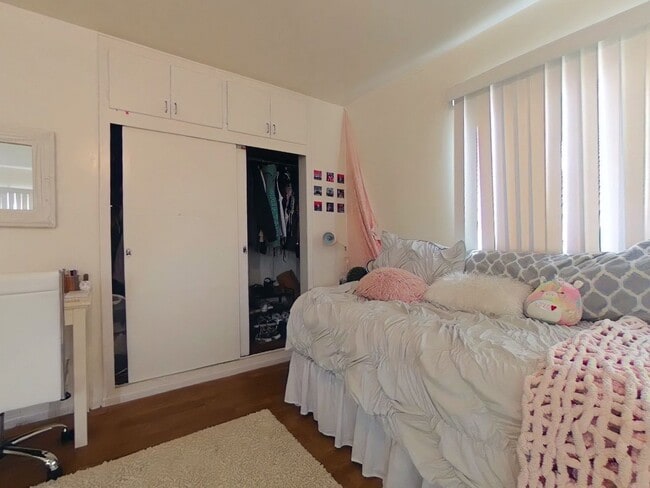 Building Photo - Huge 2 story 8 bed room Home: a hop and a skip from SDSU!  You will never be late to class!