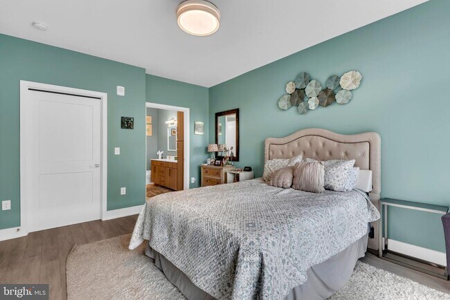 Building Photo - 145 Riverhaven Dr