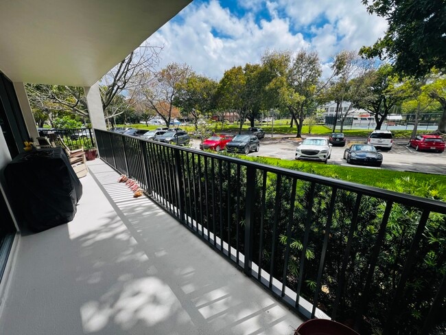 Building Photo - 1201 River Reach Dr