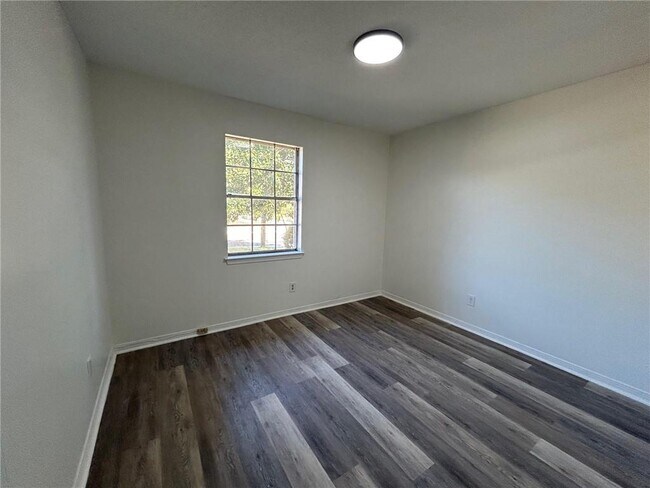 Building Photo - 2603 St Stephens Rd