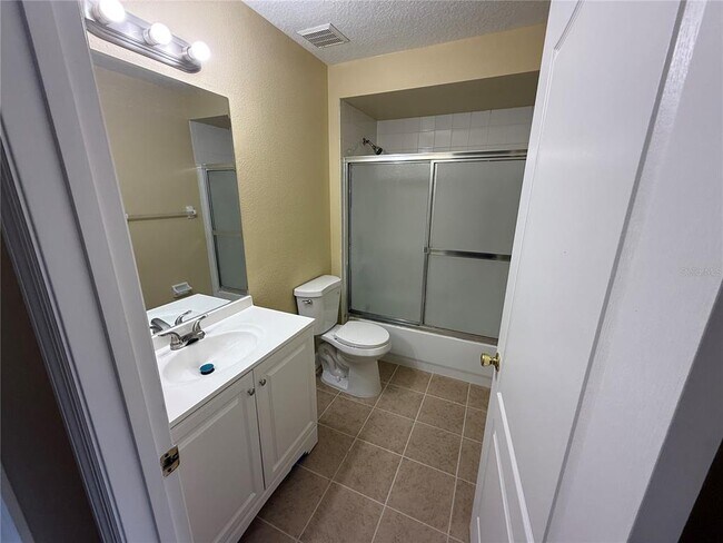 Building Photo - 933 Whispering Cypress Ln