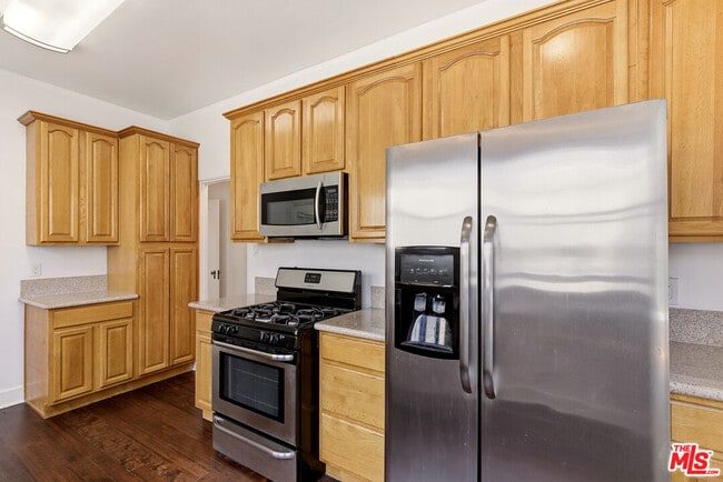 Building Photo - 4429 Finley Ave