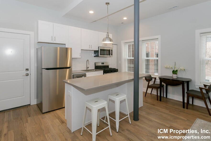 Building Photo - 2121 N Sedgwick St