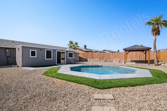 Building Photo - AFFORDABLE POOL HOME!
