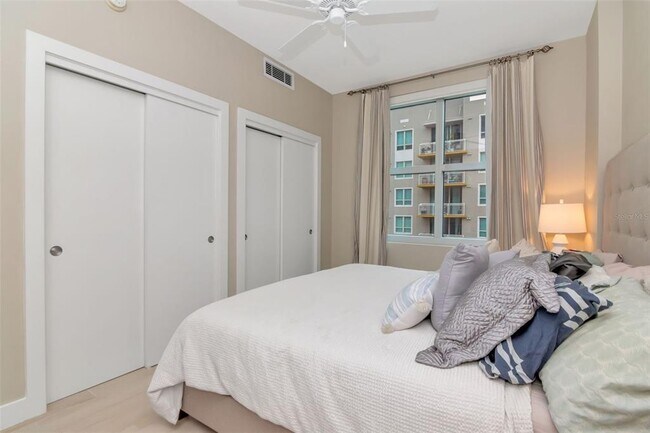 Building Photo - 1120 E Kennedy Blvd