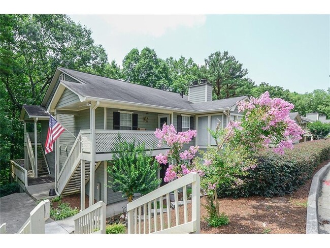 Primary Photo - Renovated 2/1 Condo in Sandy Springs w/ Po...