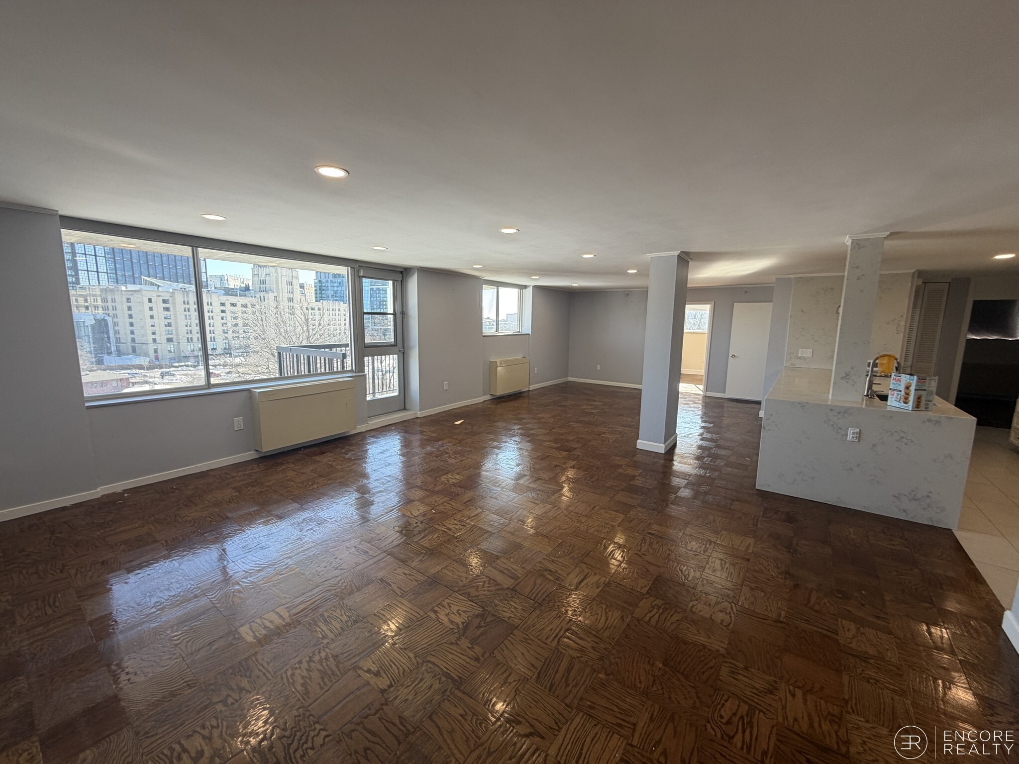 Building Photo - 80 Monmouth St