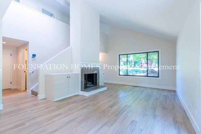Building Photo - 74 Windstone Dr