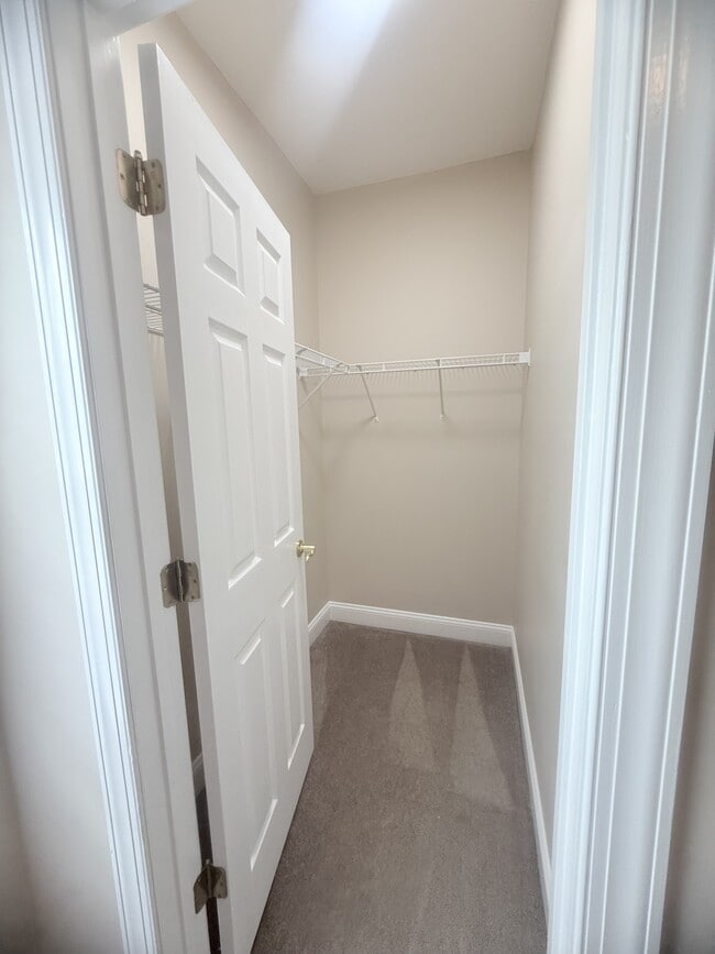Building Photo - 5034 Belleglen Ct