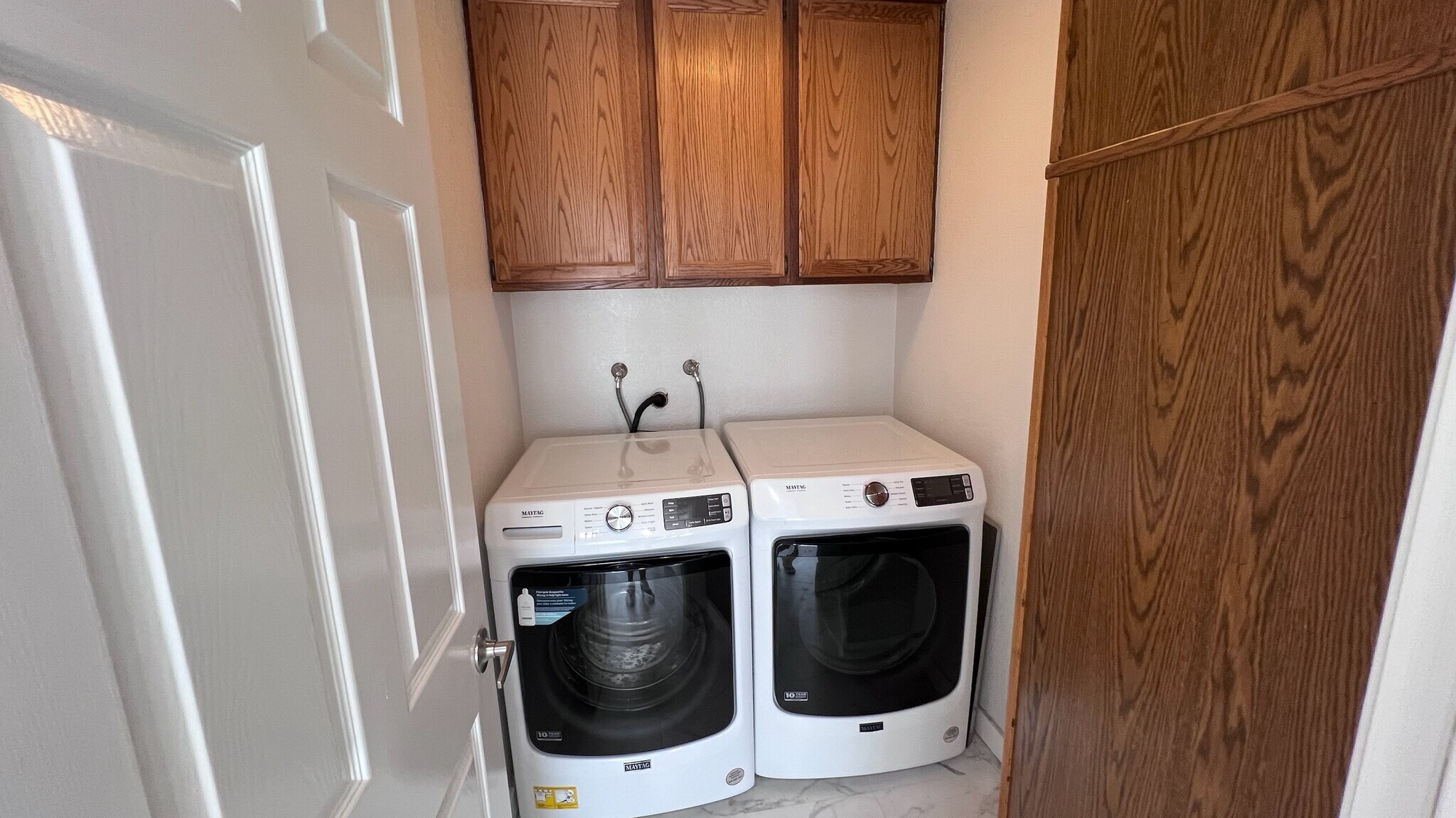 Building Photo - 5420 Sylmar Ave