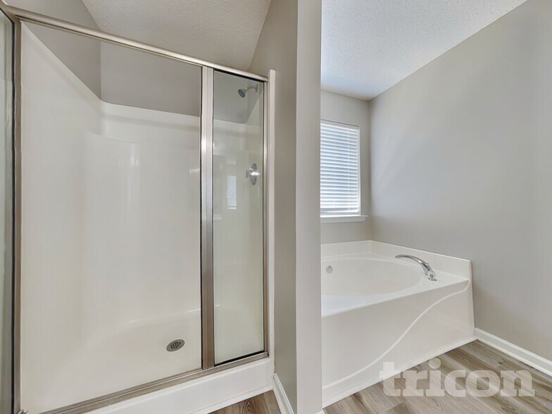 Building Photo - 30 Kendall Ln