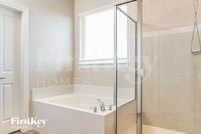 Building Photo - 2504 Cerro Ranch Rd