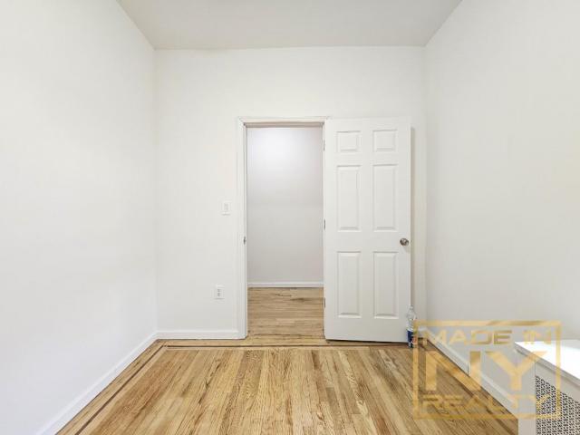 Building Photo - 2 bedroom in SUNNYSIDE NY 11104