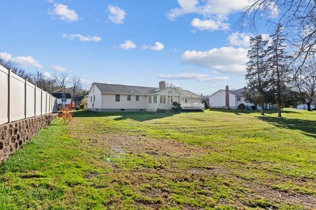 Building Photo - 127 Two Rod Hwy