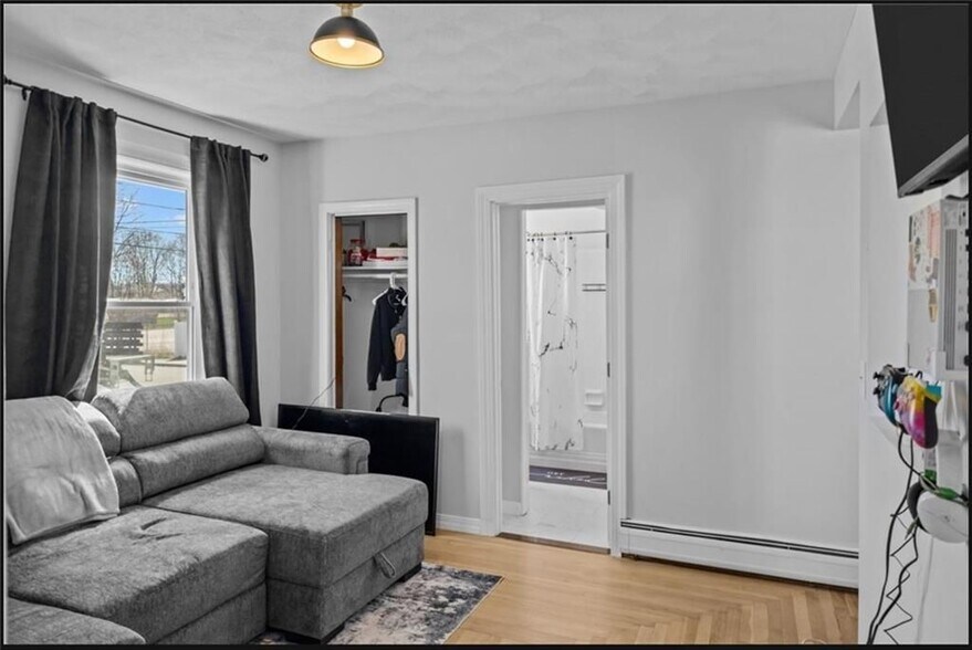 Building Photo - 68 Wood St