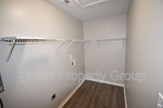 Building Photo - 303 Hinsdale Ave
