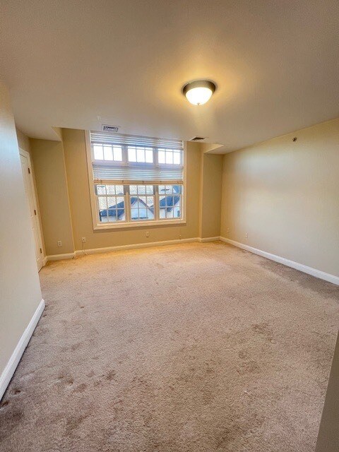 Building Photo - 355 Central Park Ave