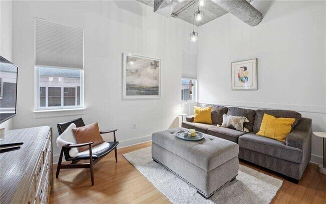 Building Photo - 1058 Piedmont Ave NE