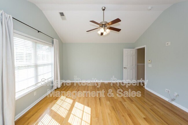 Building Photo - 112 Tanglewood Cir