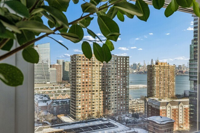 Building Photo - 88 Morgan St