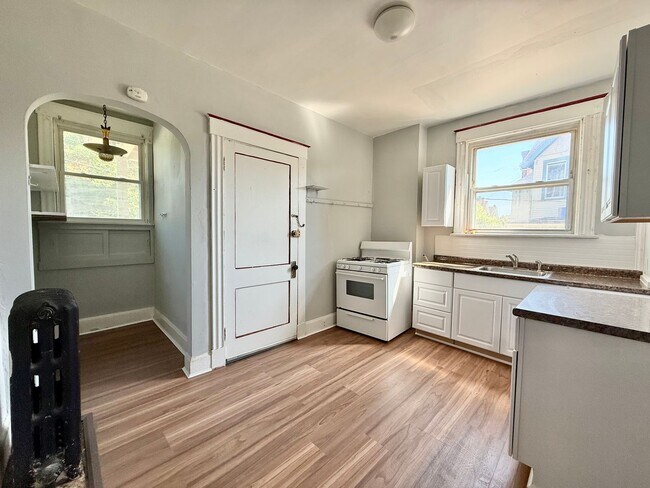 Building Photo - 548 Carplin Pl