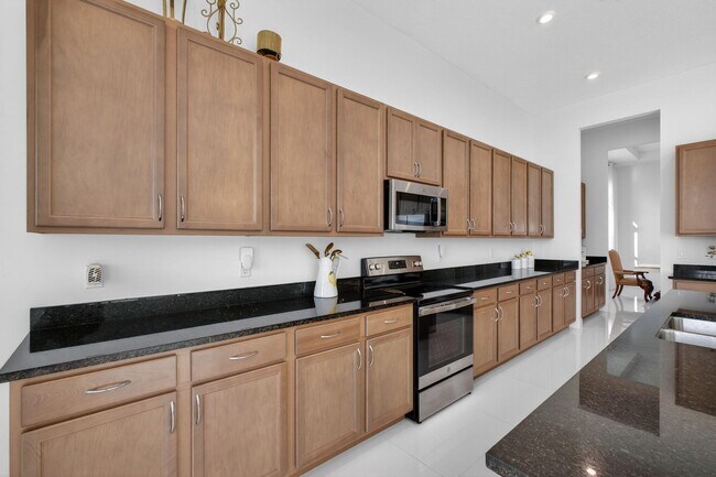 Building Photo - 11460 SW Pietra Wy