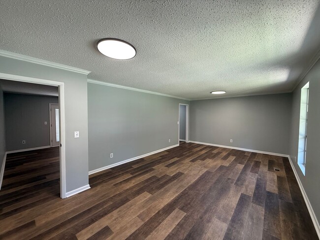 Building Photo - CHARMING UPDATED HOME FOR RENT IN GUNTERSV...