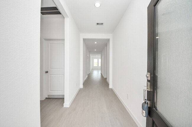Building Photo - 16310 Texas Flatland Way