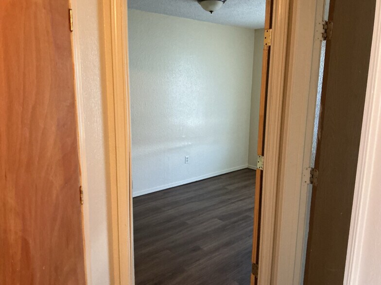 Building Photo - 4301 Yorkshire Dr