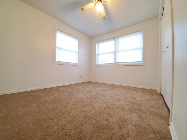 bedroom - 140 Buckeye Cir