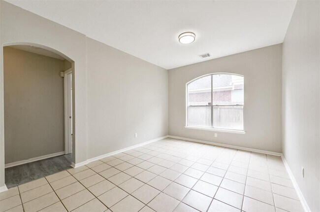Building Photo - 14622 Bladenboro Dr