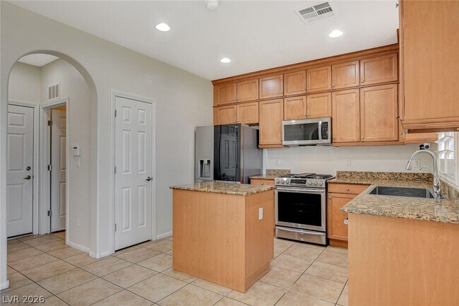 Building Photo - 9734 Maspalomas St