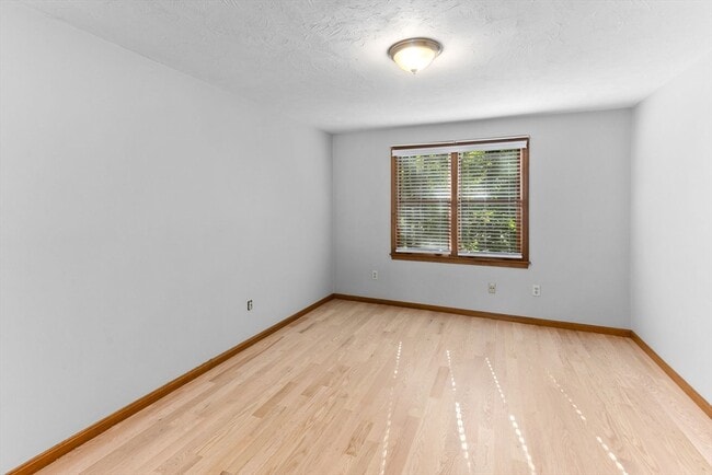 Building Photo - 308 Hope St