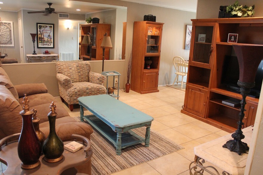 Primary Photo - 1961 Park Terrace Pl